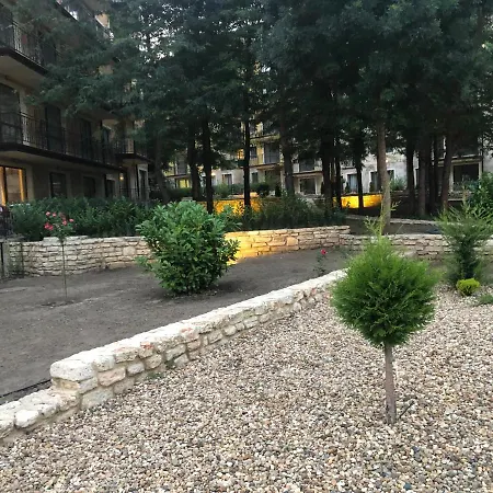 One-Bedroom Premium Apartment III דירה *